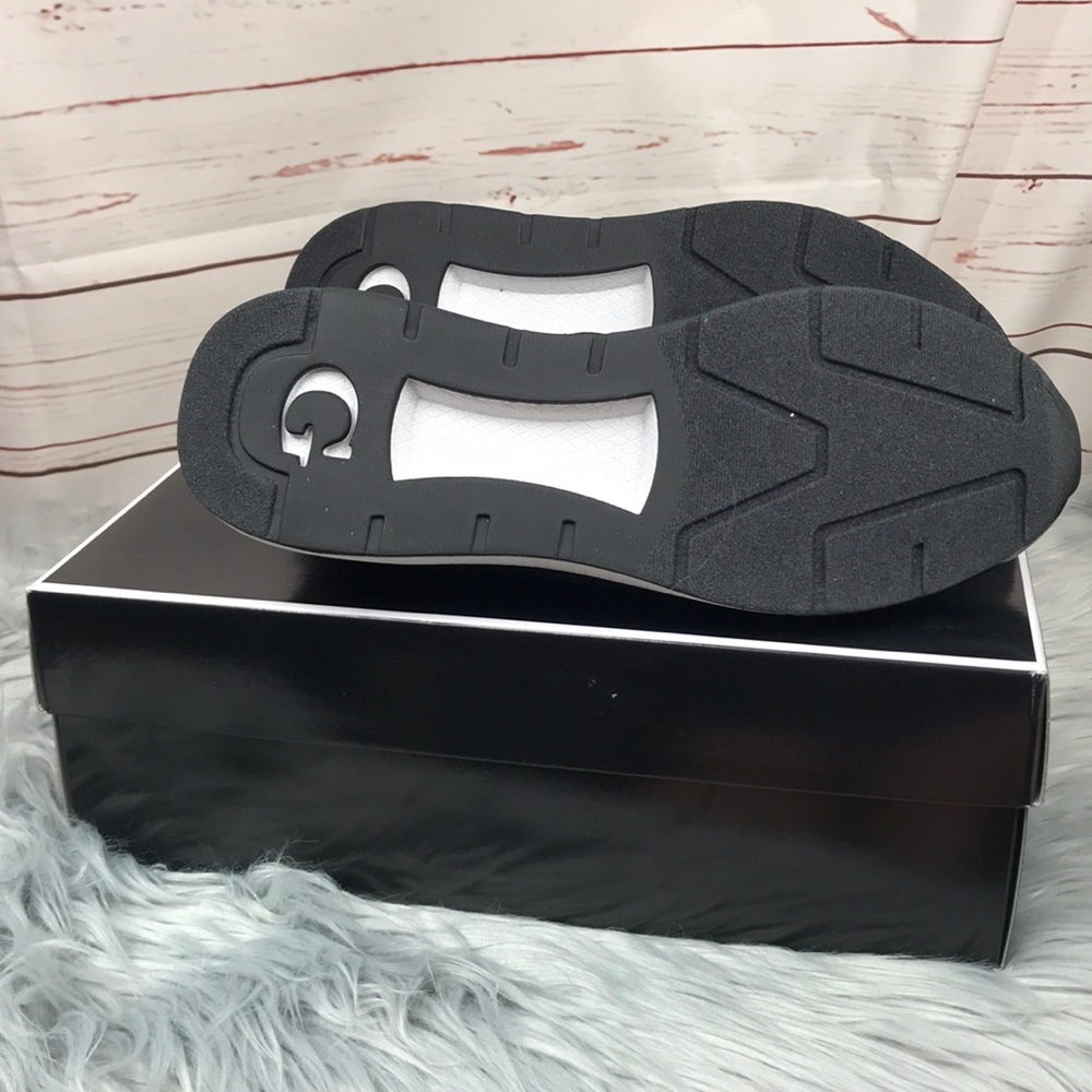 Guess Zoid Shoes - Picture 9 of 9